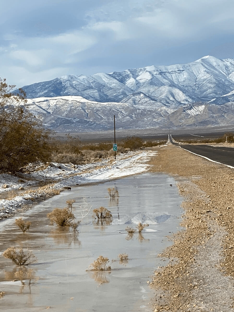 Desert weather conditions: extreme temperatures, strong winds, and seasonal variations